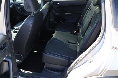 2021 Volkswagen Tiguan SE R-Line Black 4Mot AWD TWIN PANO ROOF LOADED - Photo 11 - Gresham, OR 97030