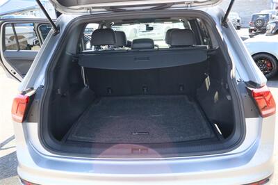 2021 Volkswagen Tiguan SE R-Line Black 4Mot AWD TWIN PANO ROOF LOADED - Photo 12 - Gresham, OR 97030
