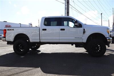 2017 Ford F-250 XLT  LIFTED DIESEL TRUCK 4X4  LOADED - Photo 6 - Gresham, OR 97030