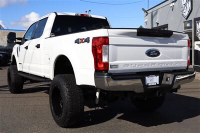 2017 Ford F-250 XLT  LIFTED DIESEL TRUCK 4X4  LOADED - Photo 3 - Gresham, OR 97030