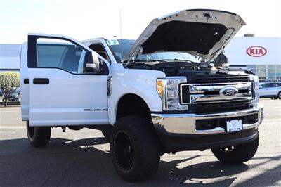 2017 Ford F-250 XLT  LIFTED DIESEL TRUCK 4X4  LOADED - Photo 38 - Gresham, OR 97030