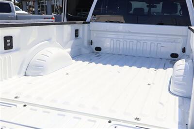 2025 Ford F-350 Platinum LONG BED LIFTED 37S 4X4 LOADED - Photo 42 - Gresham, OR 97030