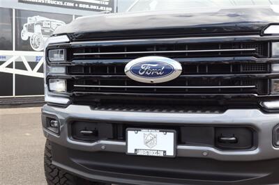2025 Ford F-350 Platinum LIFTED LONG BED 22S 37S LOADED - Photo 9 - Gresham, OR 97030