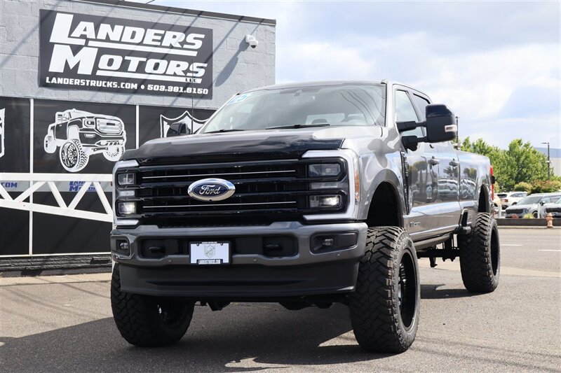 2025 Ford F-350 Platinum  LIFTED LONG BED 22S 37S LOADED - Photo 1 - Gresham, OR 97030