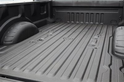 2025 Ford F-350 Platinum LIFTED LONG BED 22S 37S LOADED - Photo 41 - Gresham, OR 97030