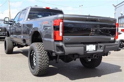 2025 Ford F-350 Platinum LIFTED LONG BED 22S 37S LOADED - Photo 3 - Gresham, OR 97030