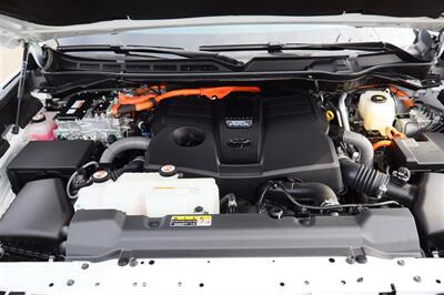 2025 Toyota Sequoia Platinum i-FORCE MAX i-FORCE MAX 3.4L twin-turbo V6 hybrid - Photo 10 - Gresham, OR 97030