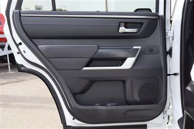 2025 Toyota Sequoia Platinum i-FORCE MAX i-FORCE MAX 3.4L twin-turbo V6 hybrid - Photo 24 - Gresham, OR 97030