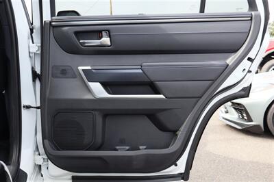 2025 Toyota Sequoia Platinum i-FORCE MAX i-FORCE MAX 3.4L twin-turbo V6 hybrid - Photo 30 - Gresham, OR 97030