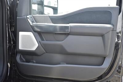 2025 Ford F-450 Super Duty PLATINUM  HI OUTPUT 6.7L DIESEL 20S AND 37S LOADED - Photo 28 - Gresham, OR 97030