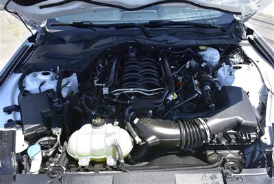 2022 Ford Mustang GT  WHITE ON BLACK 6 SPEED - Photo 9 - Gresham, OR 97030