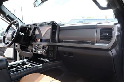2024 Ford F-350 PLATINUM HI OUTPUT  LIFTED DIESEL TRUCK 4X4 LOADED - Photo 35 - Gresham, OR 97030