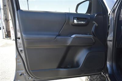 2020 Toyota Tacoma TRD Sport  LIFTED LOTS OF GOOGIES LOADED - Photo 15 - Gresham, OR 97030