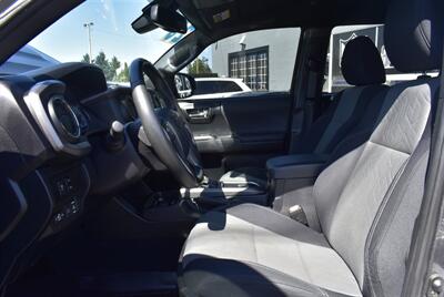 2020 Toyota Tacoma TRD Sport  LIFTED LOTS OF GOOGIES LOADED - Photo 17 - Gresham, OR 97030