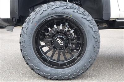 2024 GMC Sierra 3500 Denali Ultimate  LIFTED DIESEL TRUCK 6 " LIFT 37S 4X4 LOADED - Photo 11 - Gresham, OR 97030
