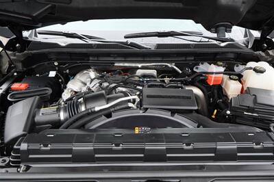 2025 GMC Sierra 3500 Denali Ultimate LVLED DIESEL TRUCK 4X4 LOADED 8K MILES - Photo 11 - Gresham, OR 97030