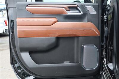 2025 GMC Sierra 3500 Denali Ultimate LVLED DIESEL TRUCK 4X4 LOADED 8K MILES - Photo 23 - Gresham, OR 97030