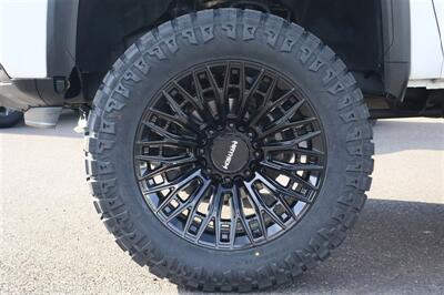 2025 GMC Sierra 2500 Denali LIFTED DIESEL TRUCK 4X4 LOADED - Photo 12 - Gresham, OR 97030