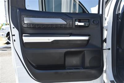2014 Toyota Tundra Platinum  LIFTED 37S CREWMAX HEATED COOLED SEATS  LOADED - Photo 27 - Gresham, OR 97030