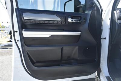 2014 Toyota Tundra Platinum  LIFTED 37S CREWMAX HEATED COOLED SEATS  LOADED - Photo 13 - Gresham, OR 97030