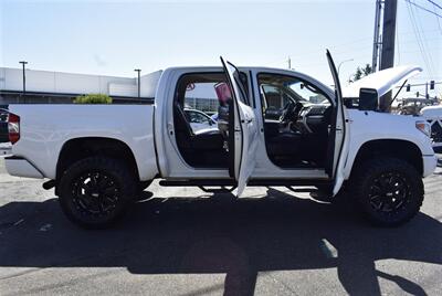 2014 Toyota Tundra Platinum  LIFTED 37S CREWMAX HEATED COOLED SEATS  LOADED - Photo 41 - Gresham, OR 97030