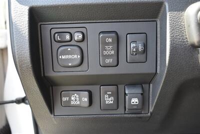 2014 Toyota Tundra Platinum  LIFTED 37S CREWMAX HEATED COOLED SEATS  LOADED - Photo 18 - Gresham, OR 97030