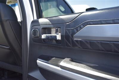 2014 Toyota Tundra Platinum  LIFTED 37S CREWMAX HEATED COOLED SEATS  LOADED - Photo 33 - Gresham, OR 97030