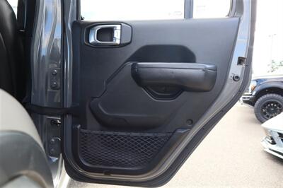 2019 Jeep Wrangler Rubicon LIFTED 3.6L V6 SKY TOP LOADED - Photo 25 - Gresham, OR 97030