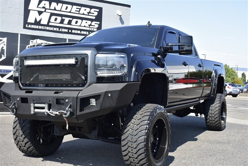 2018 GMC Sierra 3500 SLT LIFTED LONG BED DIESEL 4X4 LOADED - Photo 1 - Gresham, OR 97030