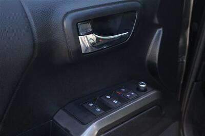 2017 Toyota Tacoma TRD Off-Road  6 " LIFT 35 " TIRES 4X4  LEATHER LOADED - Photo 15 - Gresham, OR 97030