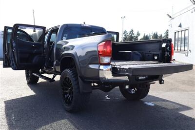 2017 Toyota Tacoma TRD Off-Road  6 " LIFT 35 " TIRES 4X4  LEATHER LOADED - Photo 31 - Gresham, OR 97030