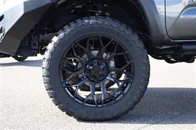 2017 Toyota Tacoma TRD Off-Road  6 " LIFT 35 " TIRES 4X4  LEATHER LOADED - Photo 11 - Gresham, OR 97030