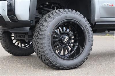 2025 GMC Sierra 3500 AT4  LIFTED DIESEL TRUCK 4X4 LOADED - Photo 13 - Gresham, OR 97030