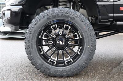 2024 Ford F-350 Platinum  HI OUTPUT 6.7L DIESEL 24S AND 38S LOADED - Photo 10 - Gresham, OR 97030