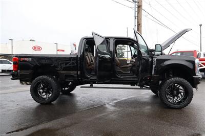 2025 Ford F-350 King Ranch  LIFTED DIESEL 24S 38S  4X4 TRUCK  LOADED - Photo 38 - Gresham, OR 97030