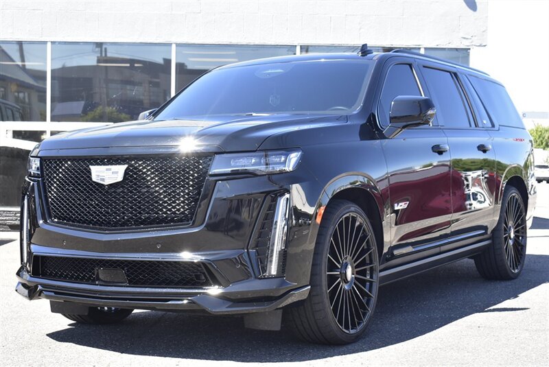 2023 Cadillac Escalade-V ESV 6.2L SUPER CHARGED 26 " RIMS SUPER CRUISE LOADED - Photo 1 - Gresham, OR 97030