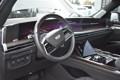 2025 Cadillac Escalade Sport Platinum 4X4 ENTERTAINMENT BLACK ON BLACK LOADED - Photo 17 - Gresham, OR 97030