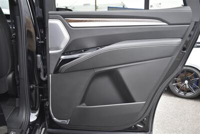 2025 Cadillac Escalade Sport Platinum 4X4 ENTERTAINMENT BLACK ON BLACK LOADED - Photo 28 - Gresham, OR 97030