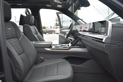 2025 Cadillac Escalade Sport Platinum 4X4 ENTERTAINMENT BLACK ON BLACK LOADED - Photo 30 - Gresham, OR 97030