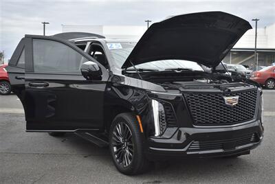 2025 Cadillac Escalade Sport Platinum 4X4 ENTERTAINMENT BLACK ON BLACK LOADED - Photo 39 - Gresham, OR 97030