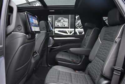 2025 Cadillac Escalade Sport Platinum 4X4 ENTERTAINMENT BLACK ON BLACK LOADED - Photo 23 - Gresham, OR 97030