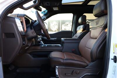 2026 Ford F-450 Super Duty KING RANCH  F-450 LVLED ON 22 " FORGED RIMS AND 37 " TIRES 45 MILES LOADED - Photo 15 - Gresham, OR 97030