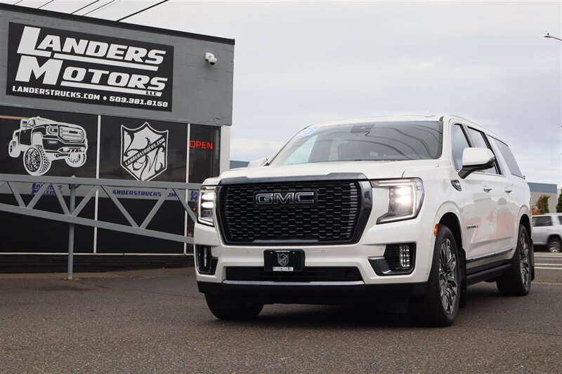 2023 GMC Yukon Denali Ultimate  XL 8 PASSANGER LOADED - Photo 1 - Gresham, OR 97030