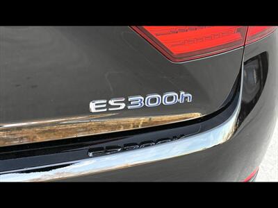 2015 Lexus ES300h Premium   - Photo 11 - Dedham, MA 02026