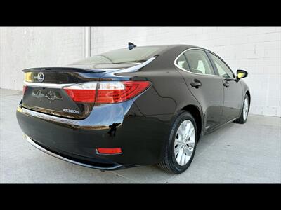 2015 Lexus ES300h Premium   - Photo 5 - Dedham, MA 02026