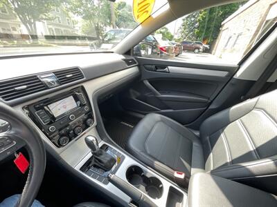 2013 Volkswagen Passat SE PZEV  w/Navi & Sunroof - Photo 21 - Dedham, MA 02026