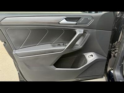 2022 Volkswagen Tiguan SEL R-Line 4Motion - Photo 9 - Dedham, MA 02026