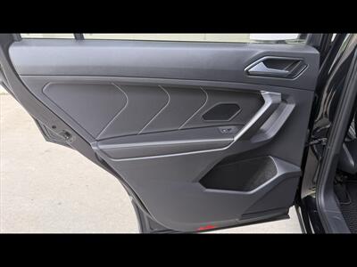 2022 Volkswagen Tiguan SEL R-Line 4Motion - Photo 32 - Dedham, MA 02026
