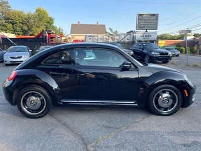 2012 Volkswagen Beetle-Classic 2.5L PZEV   - Photo 4 - Dedham, MA 02026