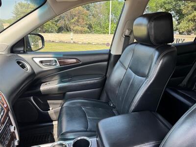 2015 Nissan Pathfinder PLATINUM-PKG, AWD, LEATHER/ROOF/DVD!!!   - Photo 14 - Edmonton, AB T6V 1H4